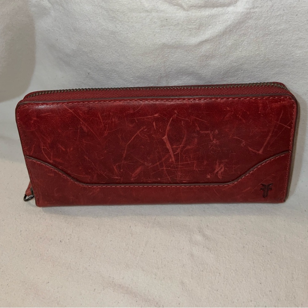 FRYE Melissa Burgundy Zip Wallet
